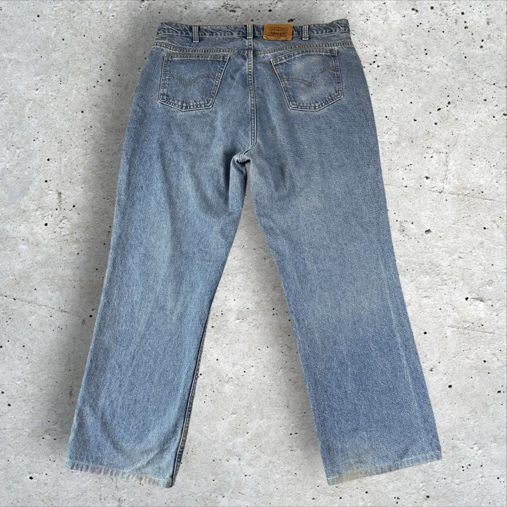 Levis jeans shipped